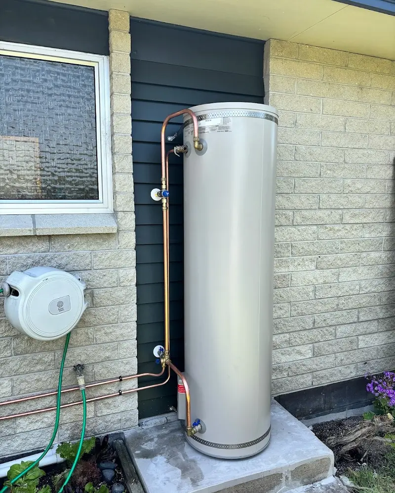 Outdoor hot water cylinder install, copper-piped